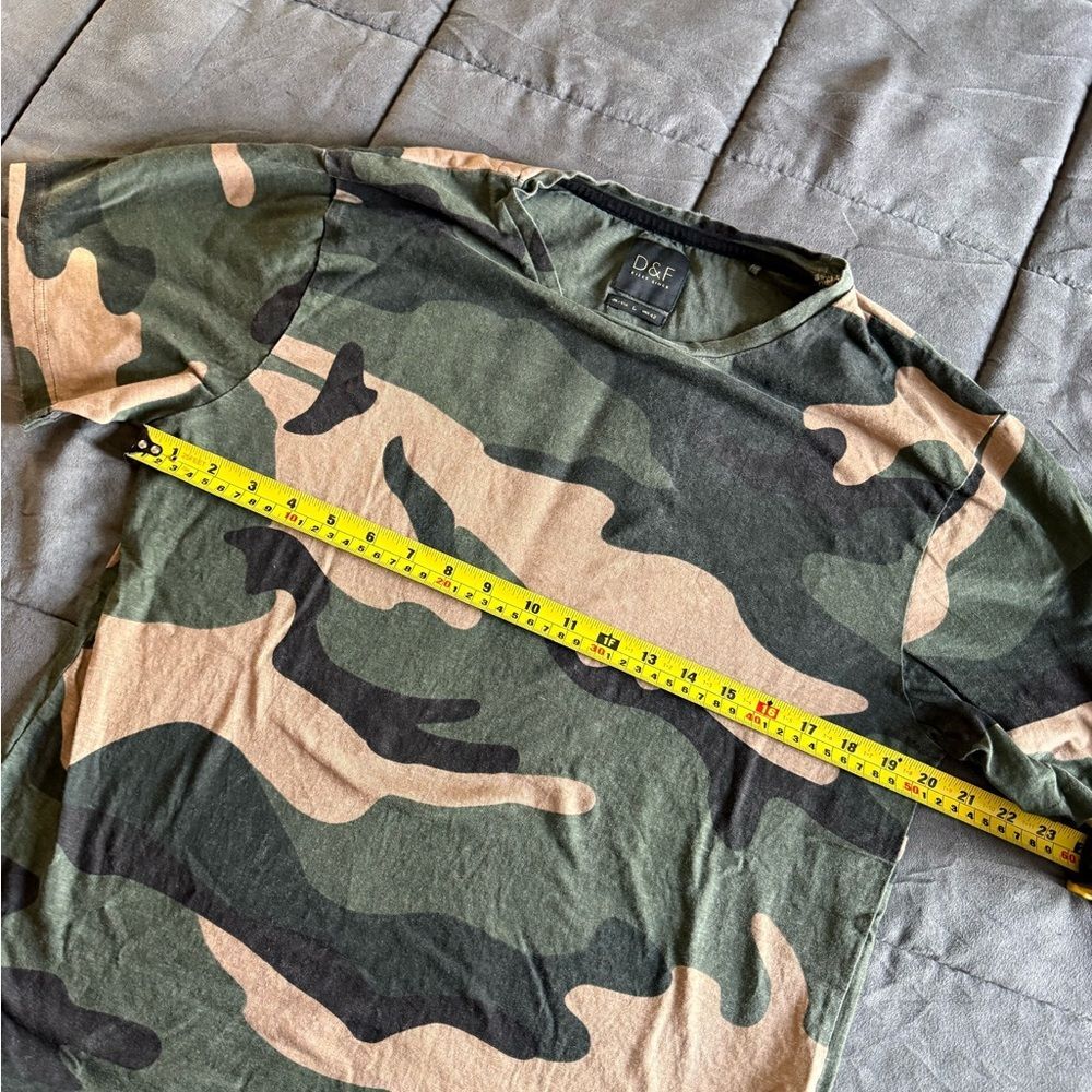D & F Ricky Singh Camouflage T-Shirt Size Large - Picture 3 of 5